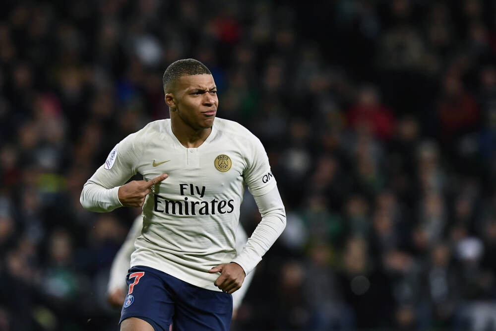 不容易！范德比尔特大空位出手 命中湖人本场第三个三分球